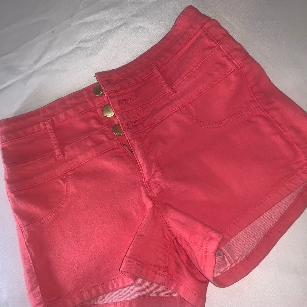 Refuge shorts size 4